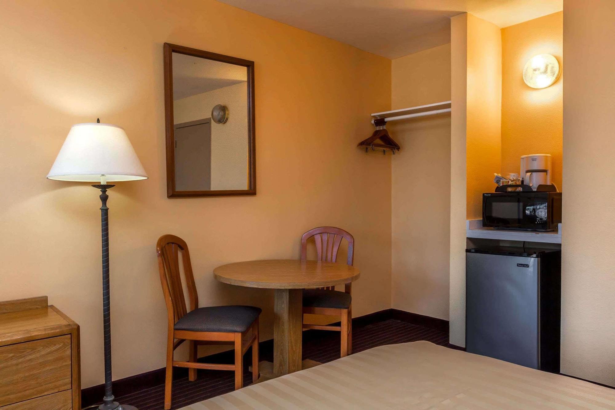 University Inn At San Luis Obispo Exteriör bild